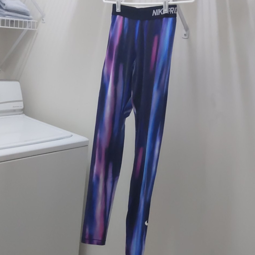 Nike Pro Legging Multi-color size Small